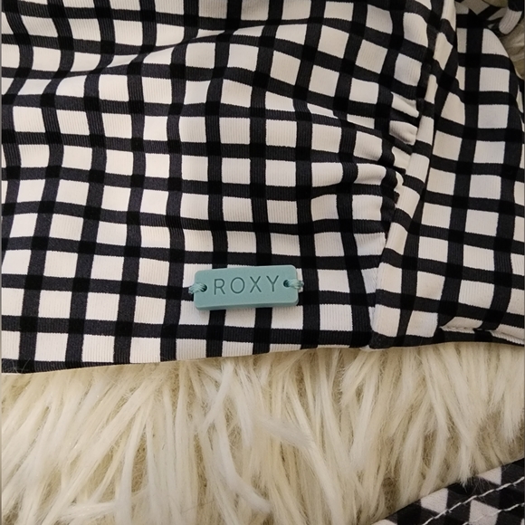 Roxy Beach Classics Reversible Fixed Triangle Bikini || High Leg Bottom - Picture 9 of 11